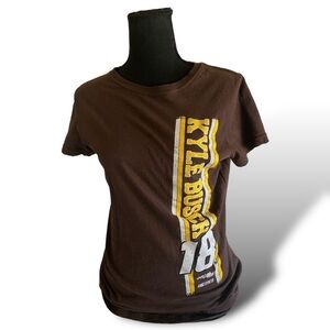 NASCAR For Her Kyle Busch 18 Women’s Size XL Fitted Tee Light Gorpcore B…
